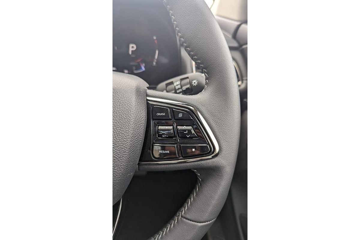 2024 Mahindra XUV700 AX7L Black Edition