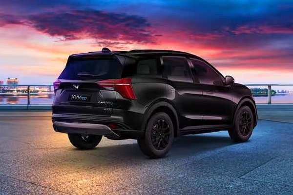 2024 Mahindra XUV700 AX7L Black Edition