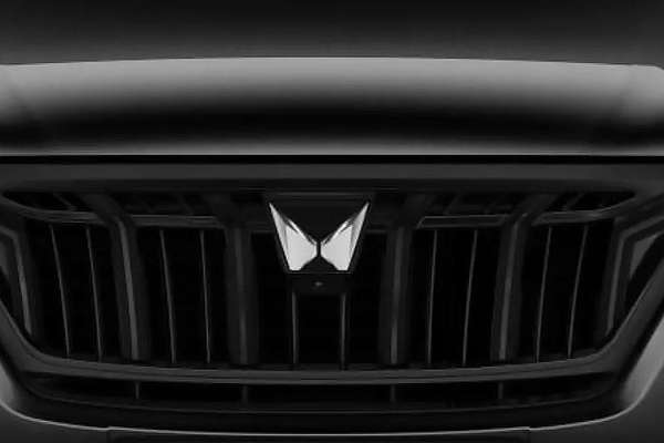 2024 Mahindra XUV700 AX7L Black Edition