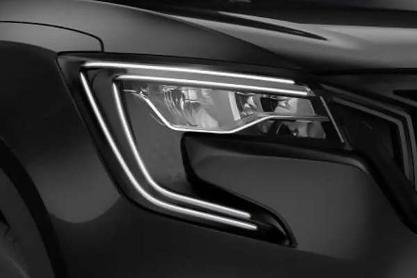 2024 Mahindra XUV700 AX7L Black Edition