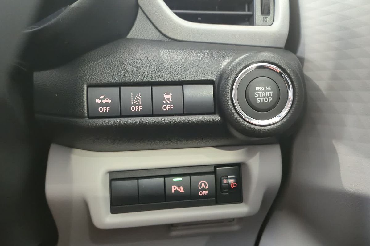 2024 Suzuki Swift Hybrid UZ