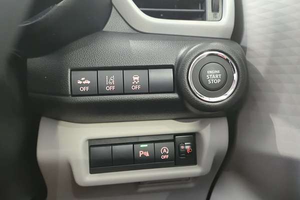 2024 Suzuki Swift Hybrid UZ