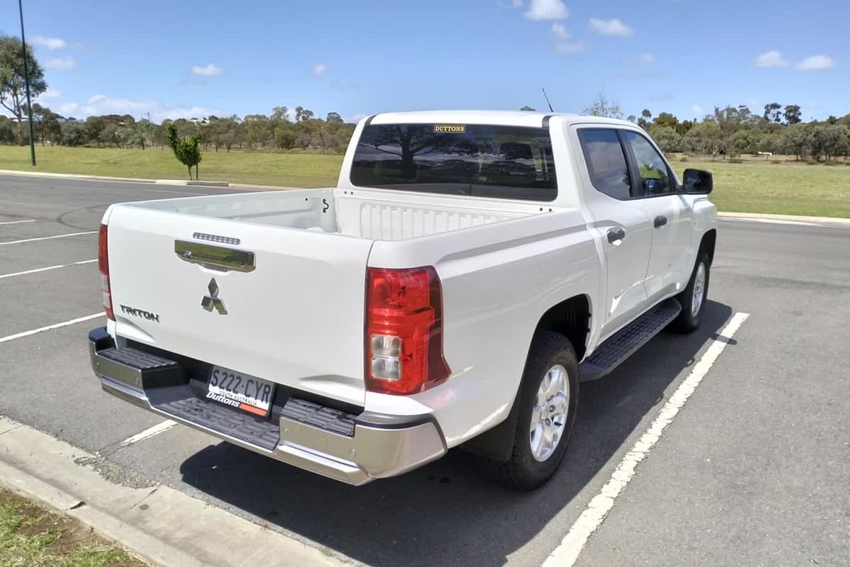 2024 Mitsubishi Triton GLX+ MV 4X4