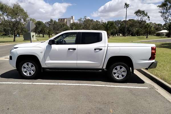 2024 Mitsubishi Triton GLX+ MV 4X4