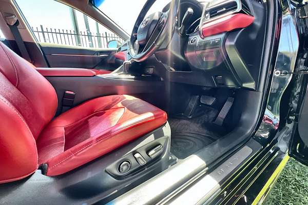 2018 Toyota Camry SX GSV70R