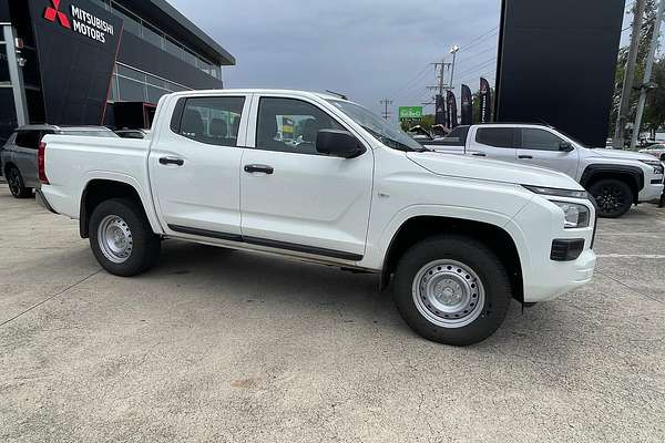 2024 Mitsubishi Triton GLX MV 4X4