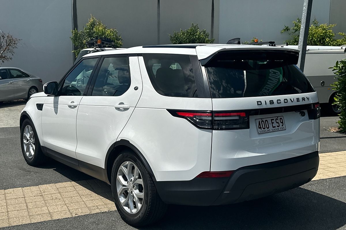 2017 Land Rover Discovery TD4 S Series 5