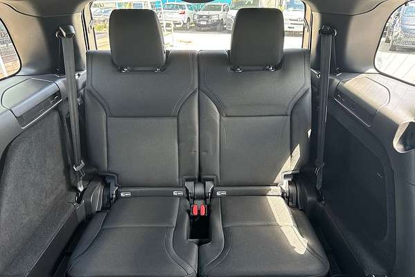 2017 Land Rover Discovery TD4 S Series 5