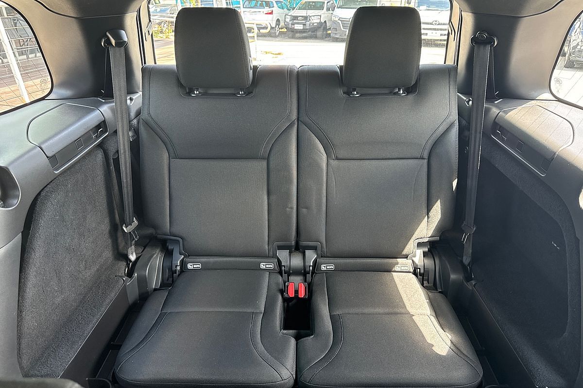 2017 Land Rover Discovery TD4 S Series 5
