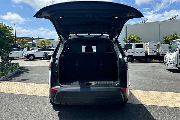 2017 Land Rover Discovery TD4 S Series 5