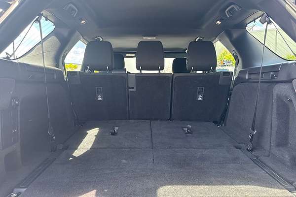 2017 Land Rover Discovery TD4 S Series 5