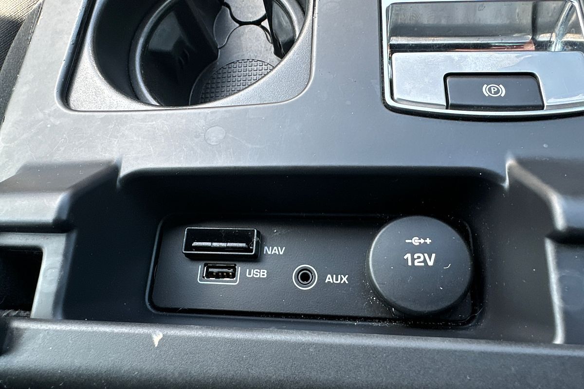 2017 Land Rover Discovery TD4 S Series 5