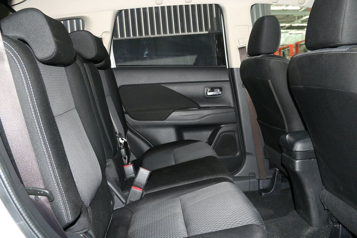 2016 Mitsubishi Outlander LS ZK