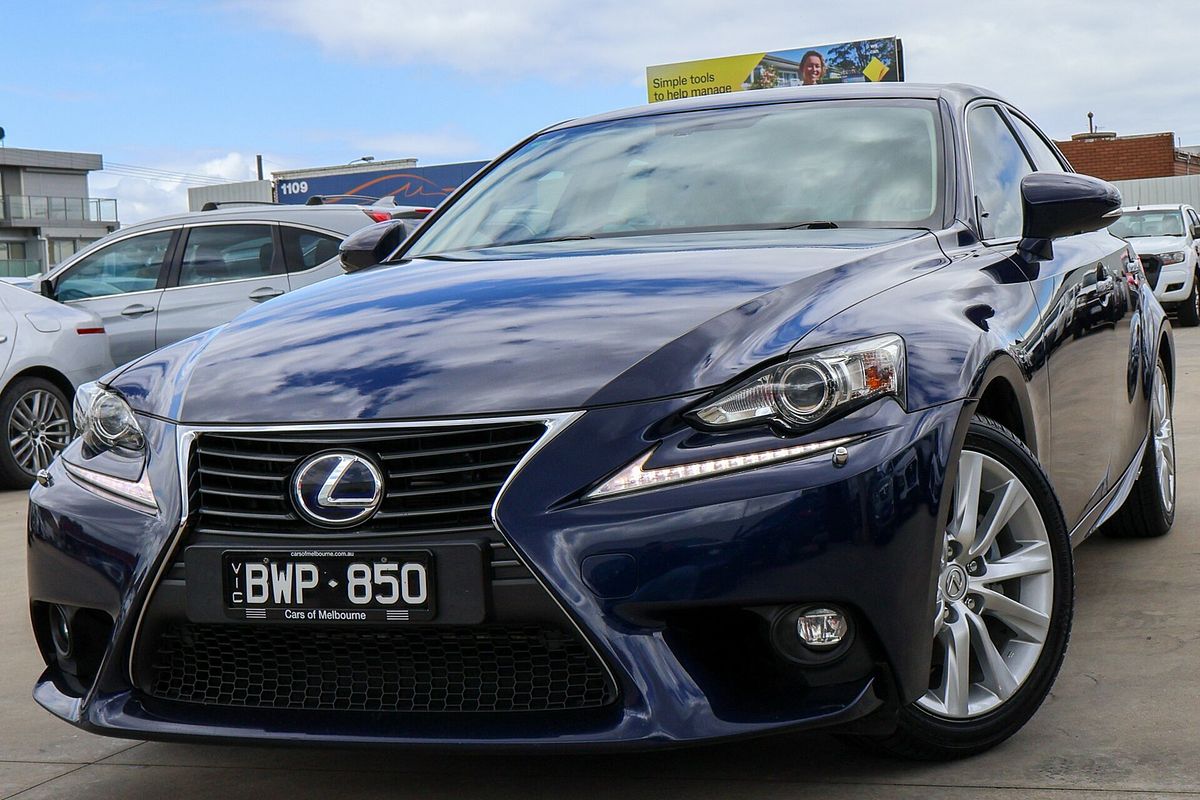 2015 Lexus IS IS300h Luxury AVE30R