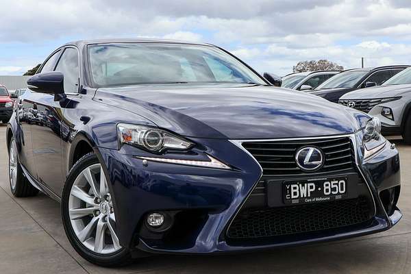 2015 Lexus IS IS300h Luxury AVE30R