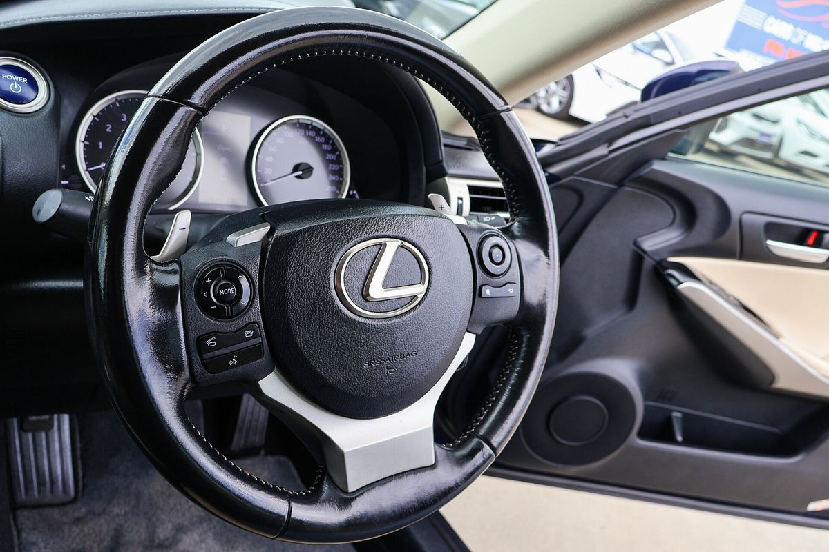 2015 Lexus IS IS300h Luxury AVE30R
