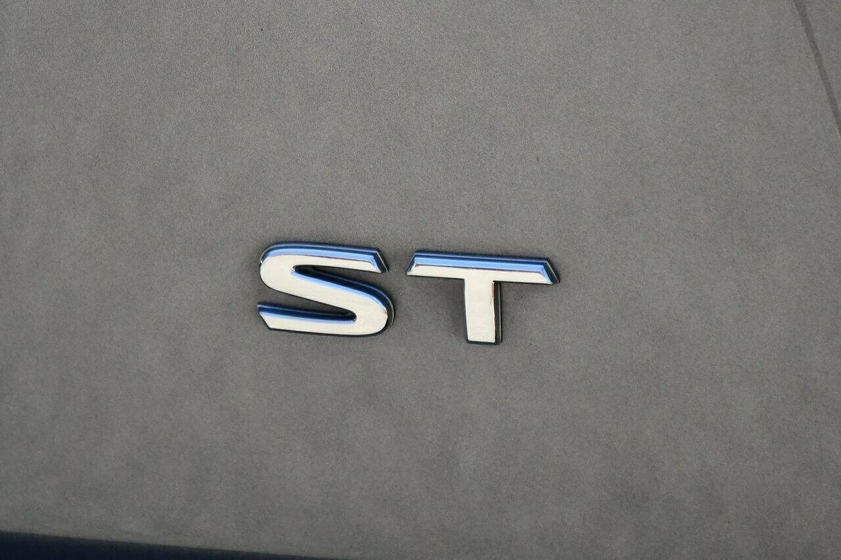 2017 Nissan Pathfinder ST R52 Series II