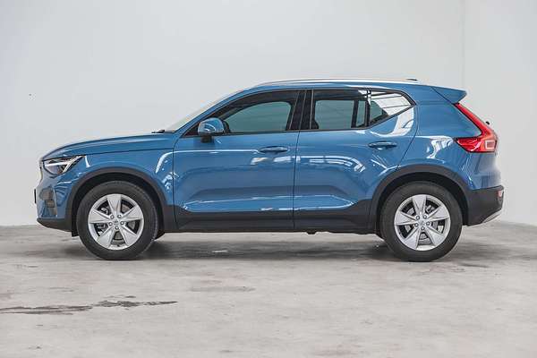 2023 Volvo XC40 Ultimate B4 Bright