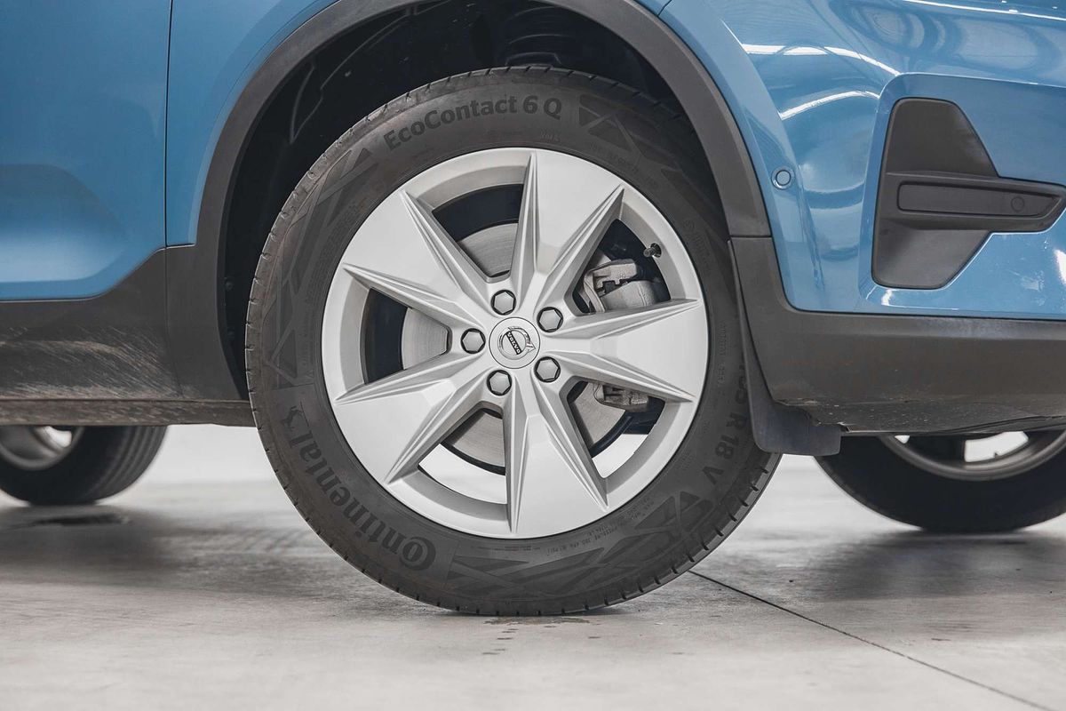 2023 Volvo XC40 Ultimate B4 Bright