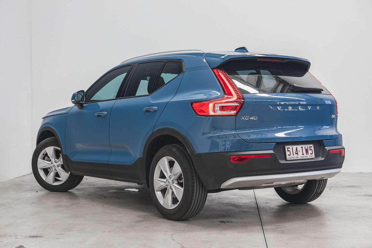 2023 Volvo XC40 Ultimate B4 Bright