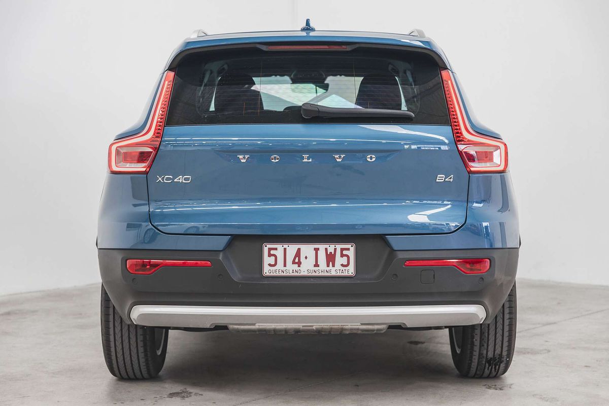 2023 Volvo XC40 Ultimate B4 Bright