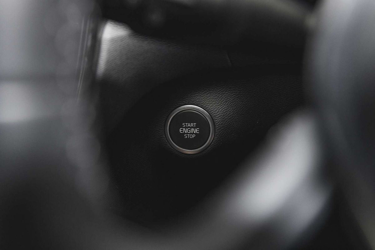 2023 Volvo XC40 Ultimate B4 Bright