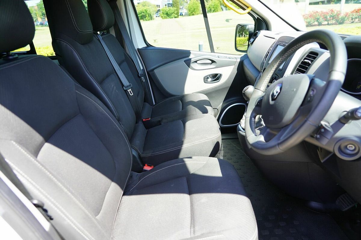 2015 Renault Trafic SWB X82
