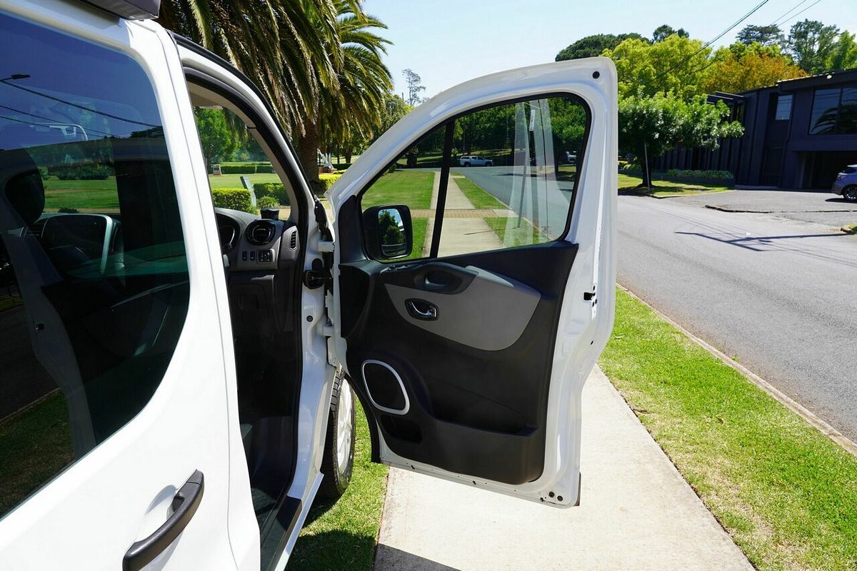 2015 Renault Trafic SWB X82