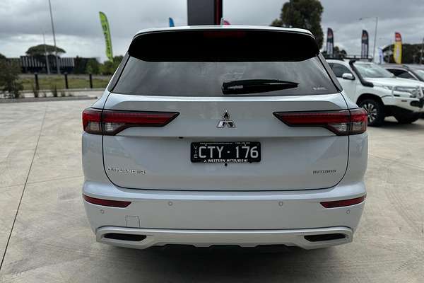 2024 Mitsubishi Outlander Exceed ZM