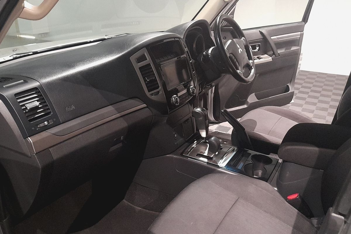 2021 Mitsubishi Pajero GLX NX