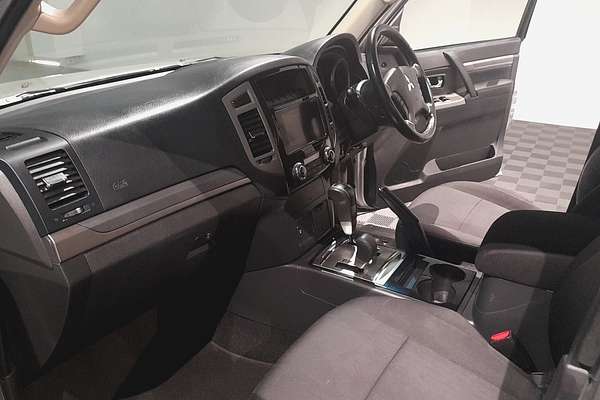 2021 Mitsubishi Pajero GLX NX