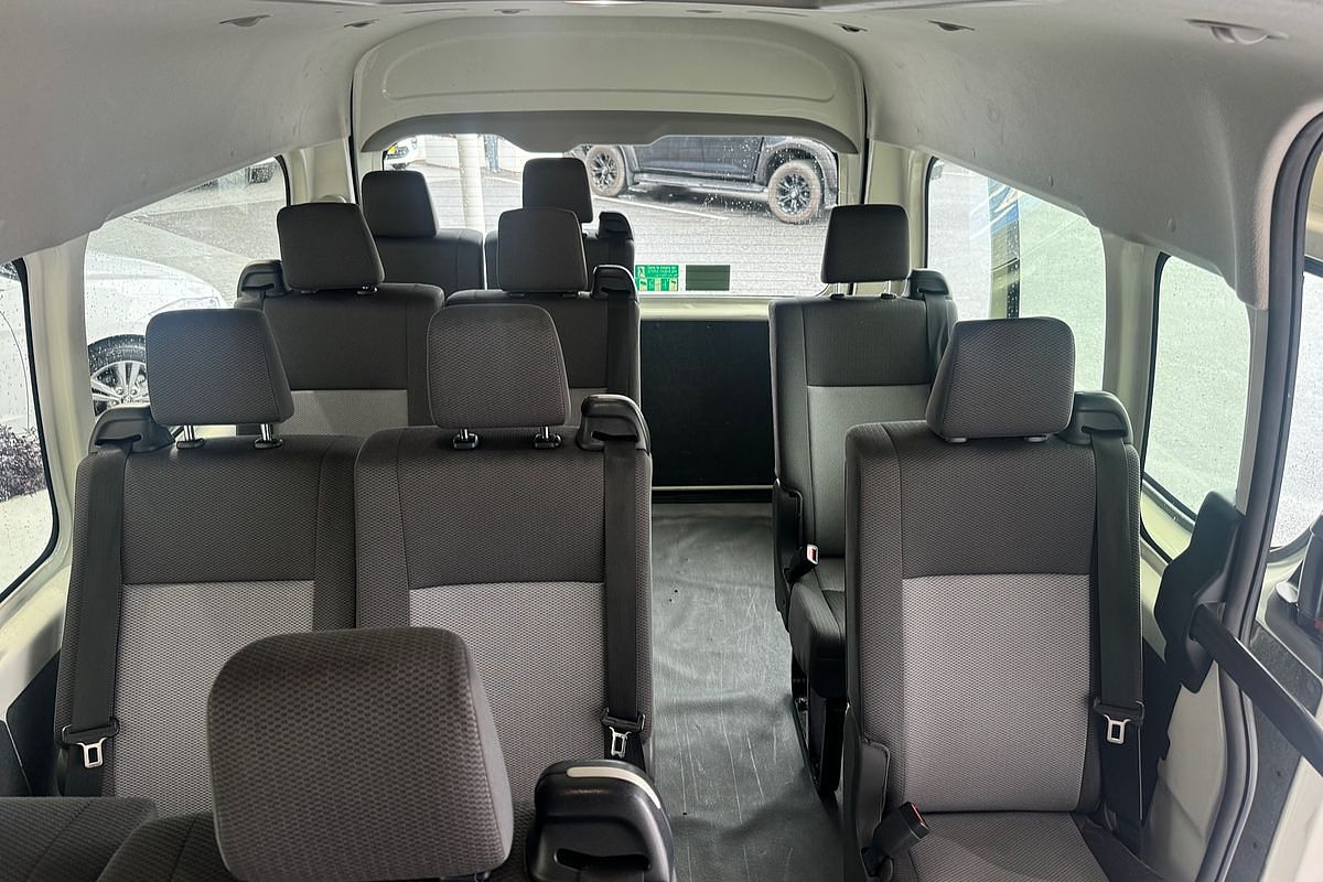 2019 Toyota Hiace Commuter GDH322R
