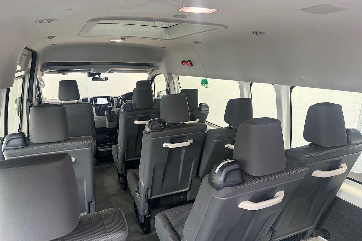 2019 Toyota Hiace Commuter GDH322R