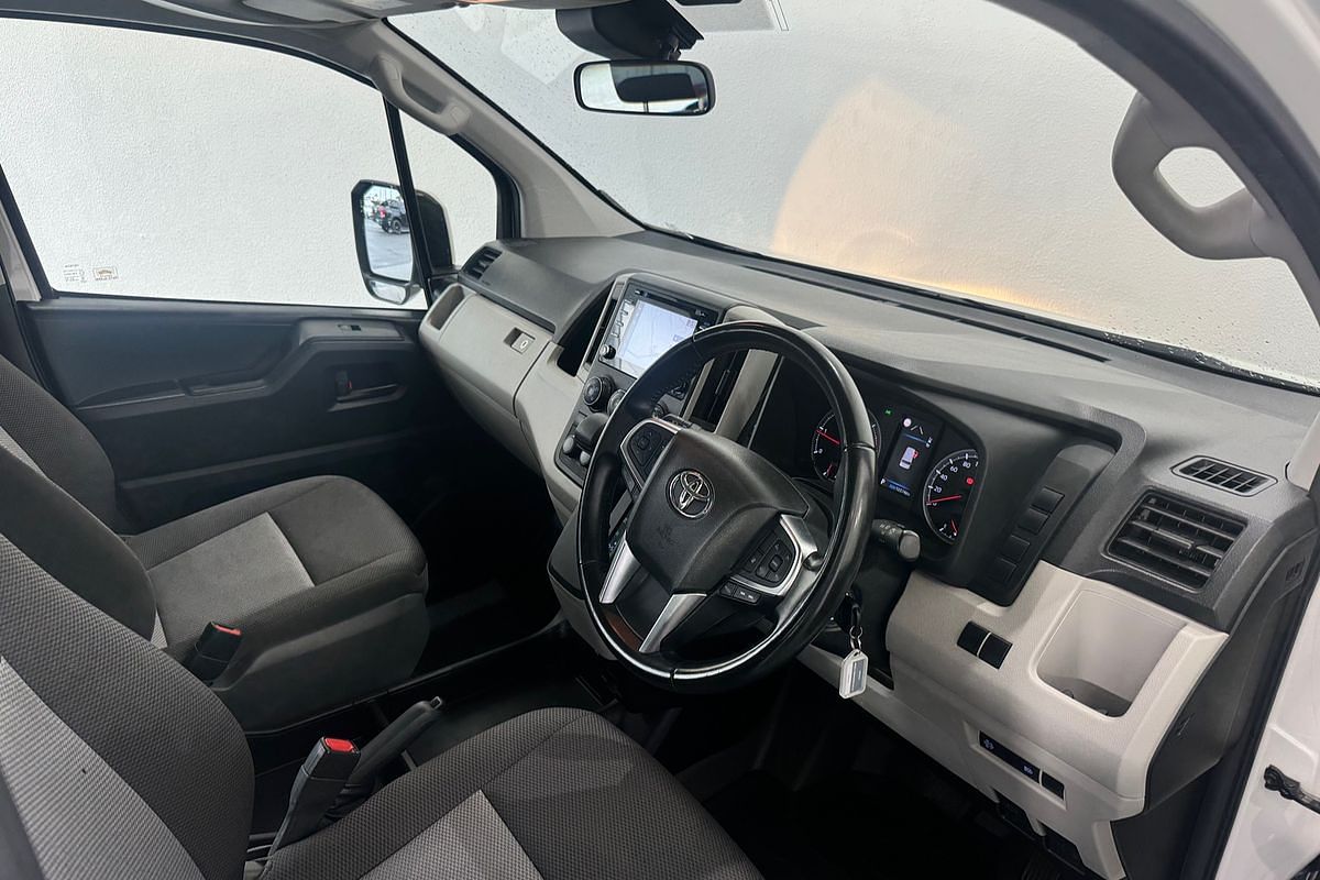 2019 Toyota Hiace Commuter GDH322R