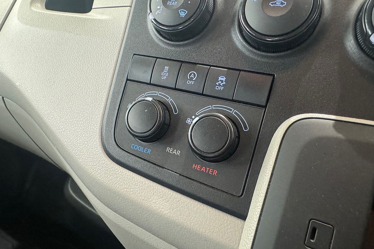 2019 Toyota Hiace Commuter GDH322R