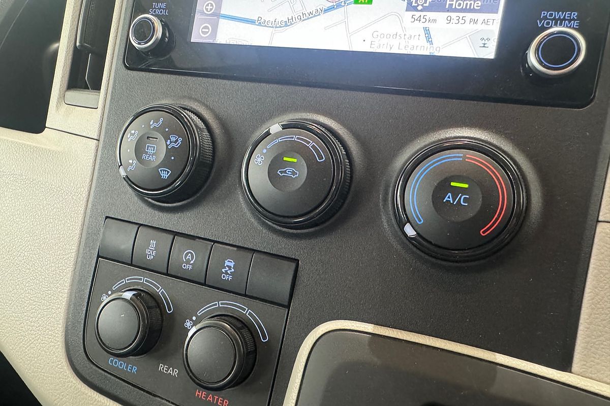 2019 Toyota Hiace Commuter GDH322R