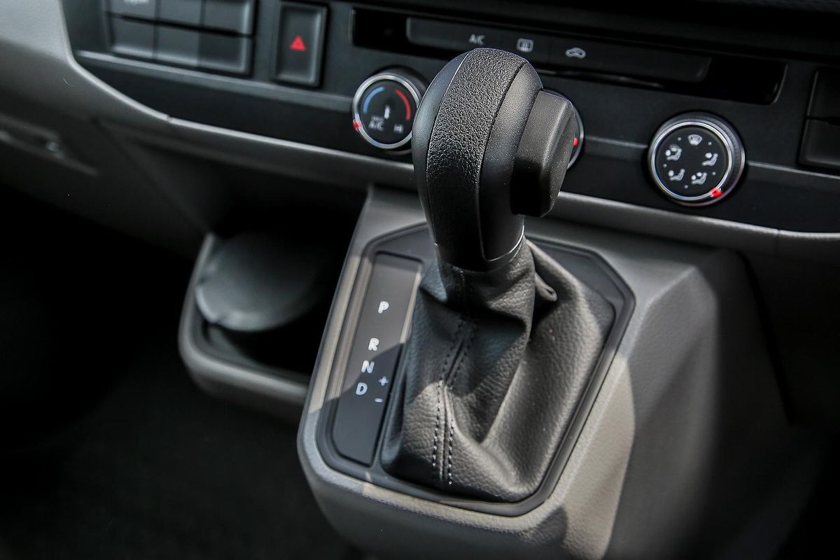 2024 Volkswagen Transporter TDI450 T6.1 LWB