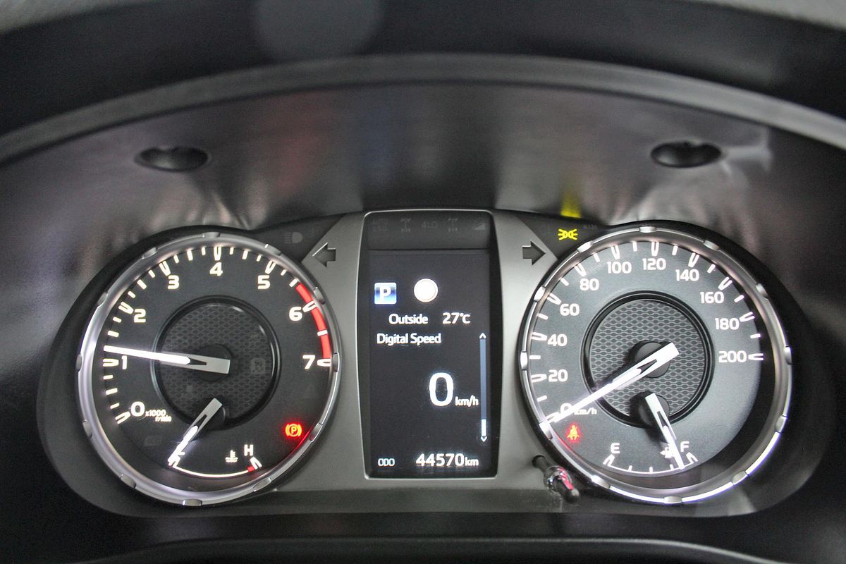 2020 Toyota Hilux Workmate in WHITE Used Ute Burleigh Heads QLD