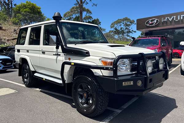 2014 Toyota Landcruiser GXL VDJ76R