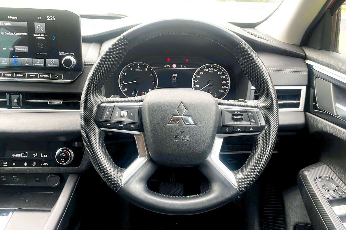2022 Mitsubishi Outlander LS ZM