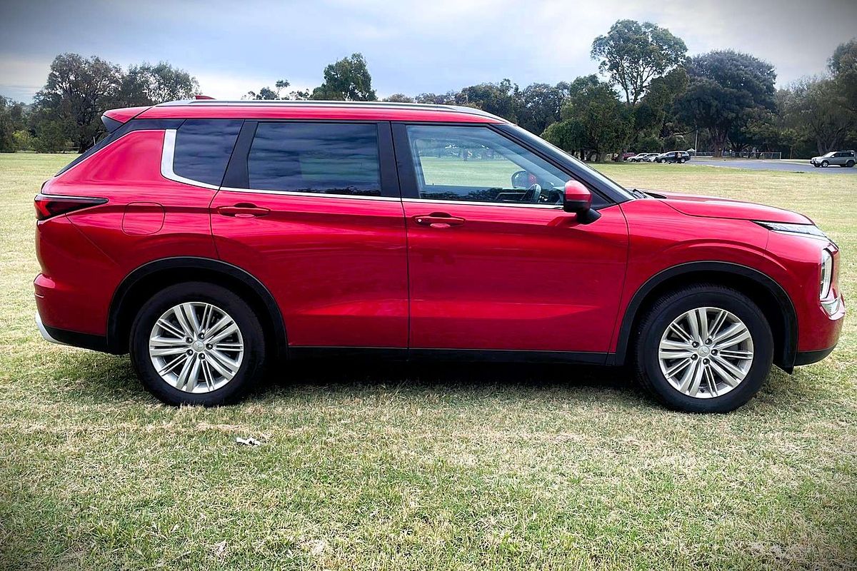 2022 Mitsubishi Outlander LS ZM