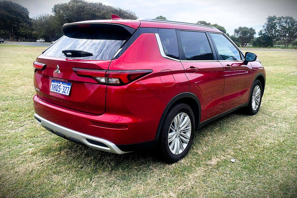 2022 Mitsubishi Outlander LS ZM