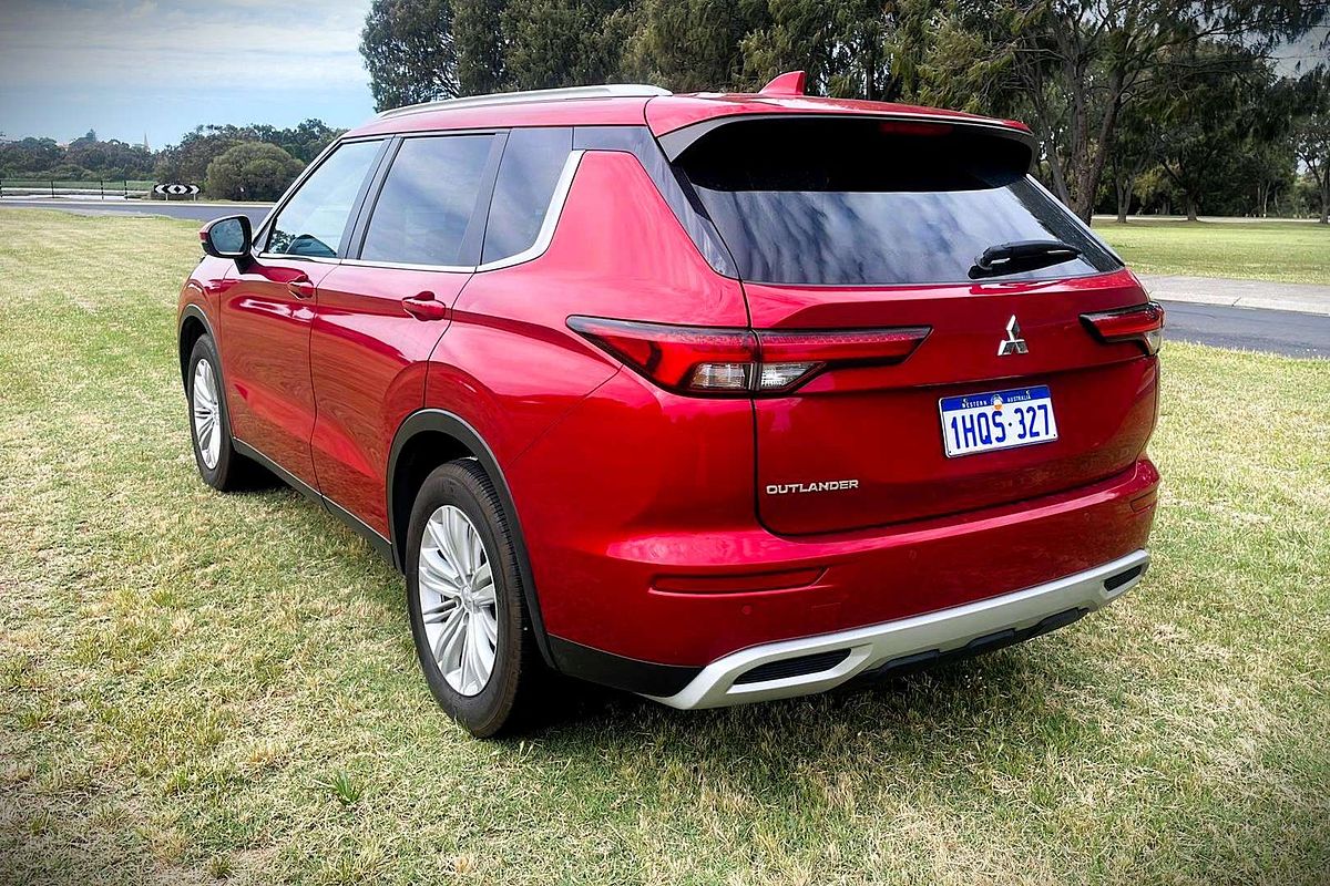 2022 Mitsubishi Outlander LS ZM