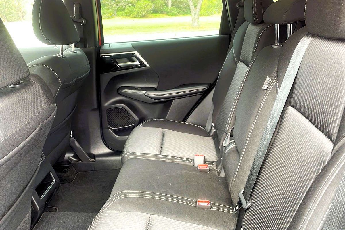 2022 Mitsubishi Outlander LS ZM