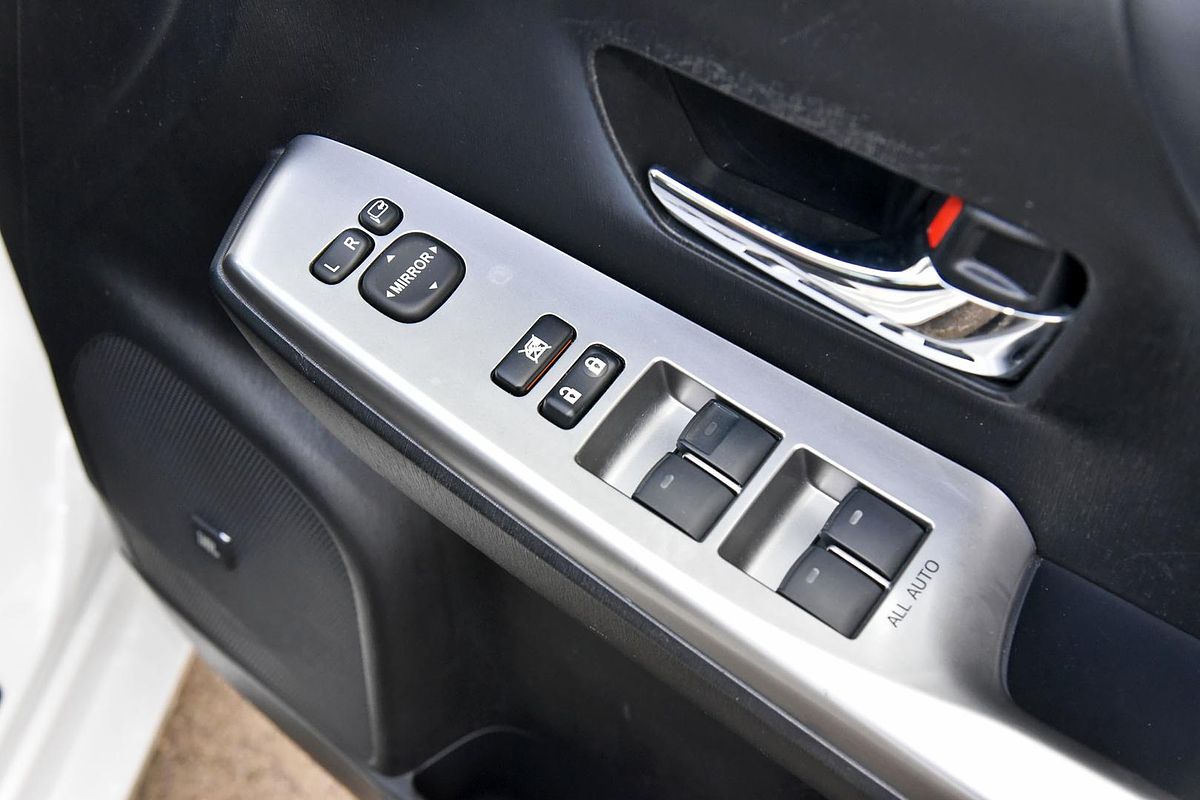 2020 Toyota Prius V i-Tech ZVW40R