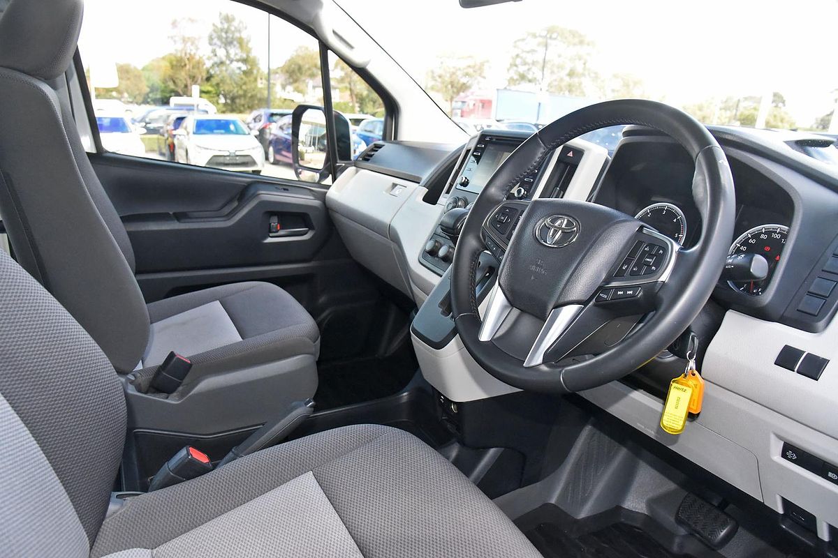 2019 Toyota Hiace Commuter TRH223R