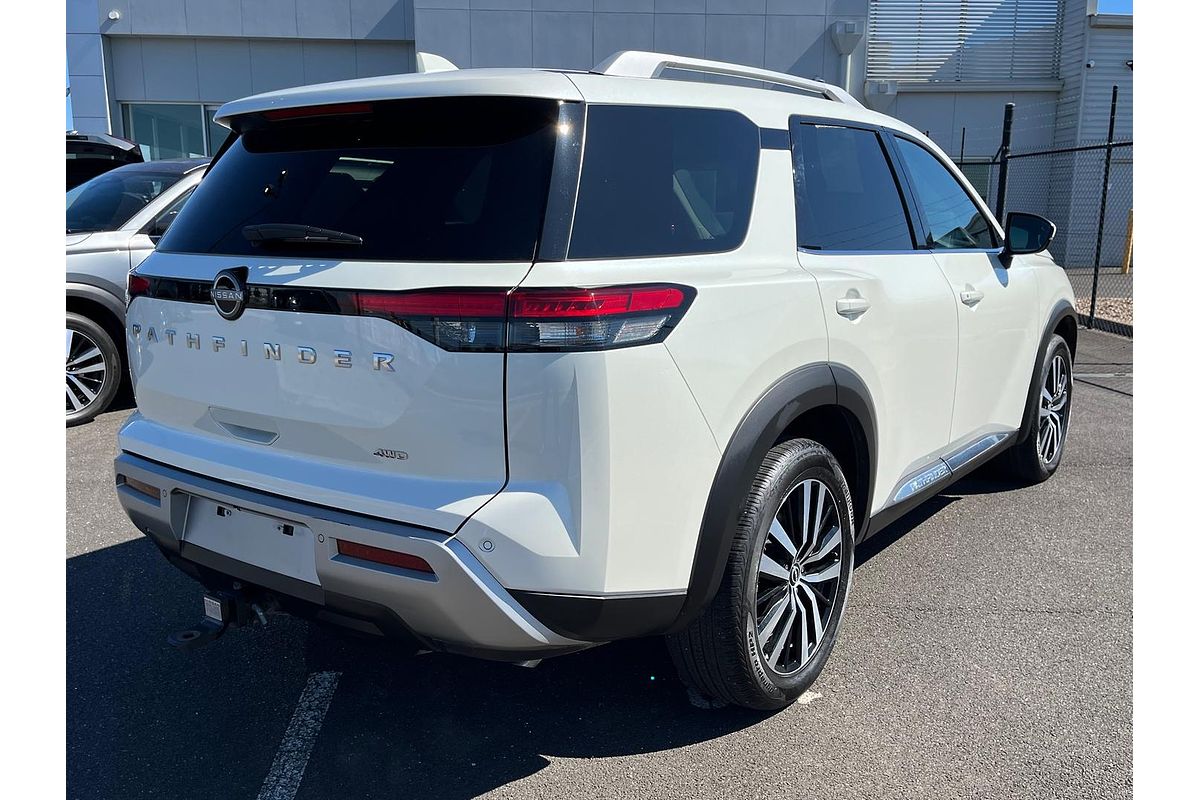2023 Nissan Pathfinder Ti-L R53