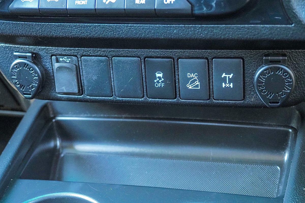 2016 Toyota Hilux SR5 GUN126R 4X4