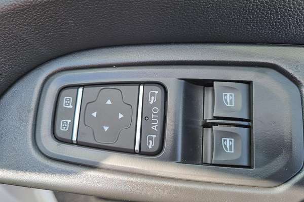 2024 Renault Trafic Premium X82 LWB