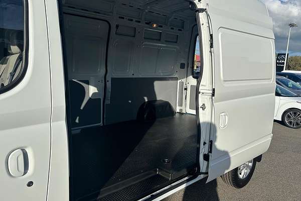 2023 LDV V80   SWB